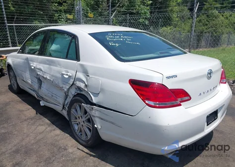 2005 Toyota Avalon Limited из США, поврежденный, VIN 4T1BK36B45U018123